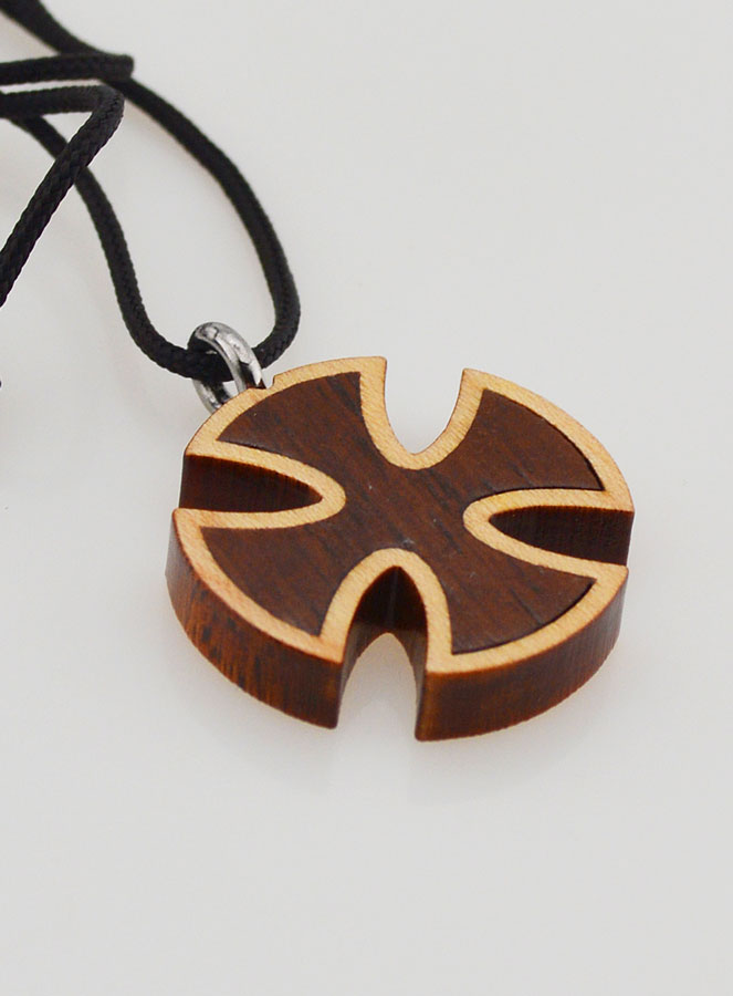 Pendentif Croix en Bois Carrée (pic 4)