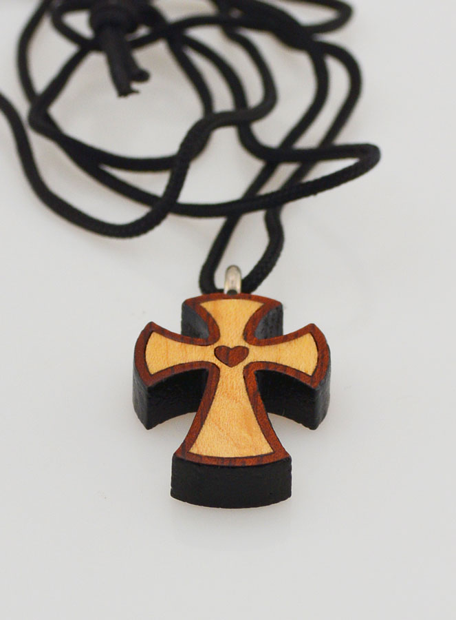 Pendentif Croix en Bois Coeur (pic 3)