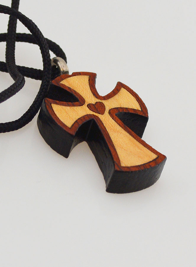 Pendentif Croix en Bois Coeur (pic 4)