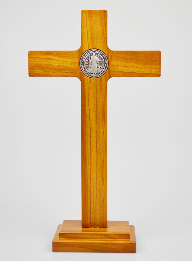 Croix de Saint Benoît en Bois sur Socle - 27cm (pic 4)