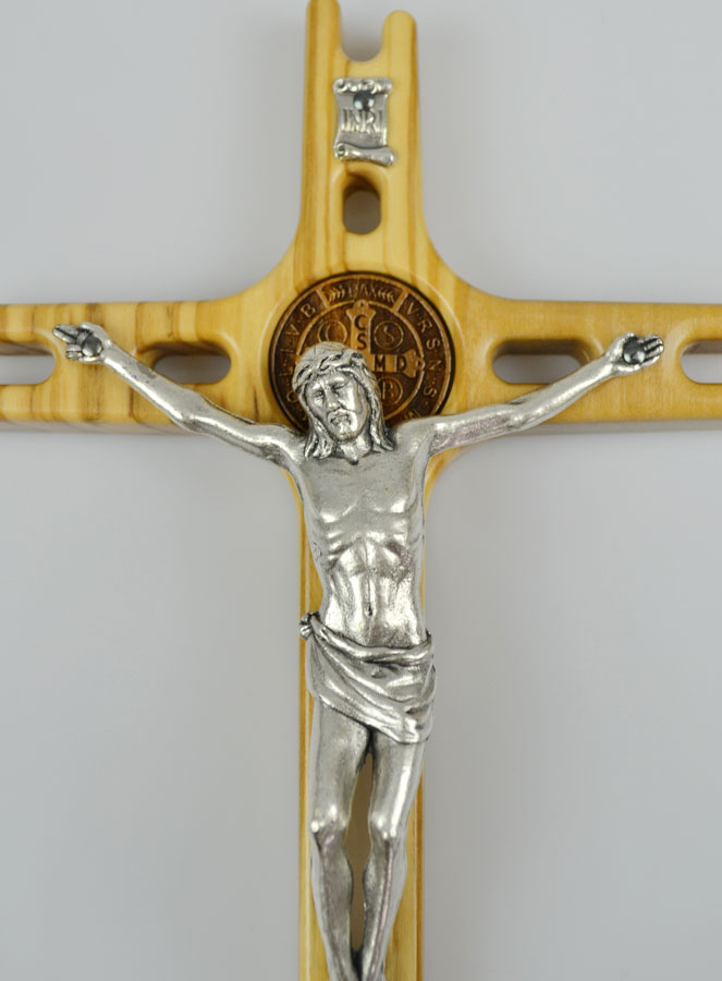 Crucifix de Saint Benoît en Bois d'Olivier - 19cm (pic 3)