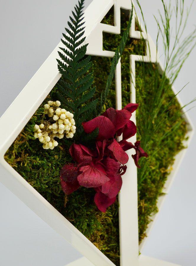 Décoration Florale Stabilisée  - Croix Bronze Blanc sur Socle (pic 3)