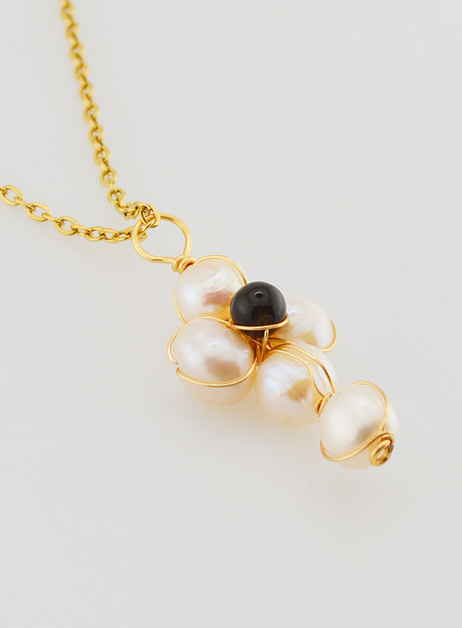 Collier Religieux Croix de Nacre & Obsidienne (pic 2)
