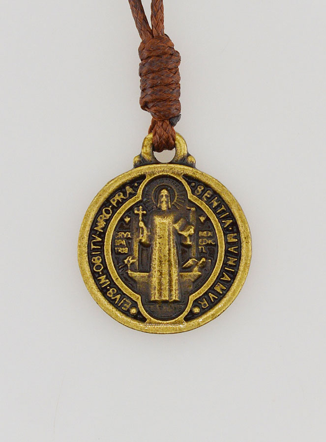 Collier Religieux Médaille de Saint Benoît - 17mm (pic 3)