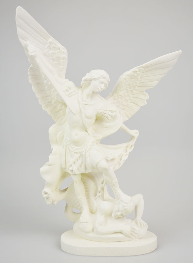 Statue de Saint Michel en Résine Phosphorescente - 30cm (pic 1)