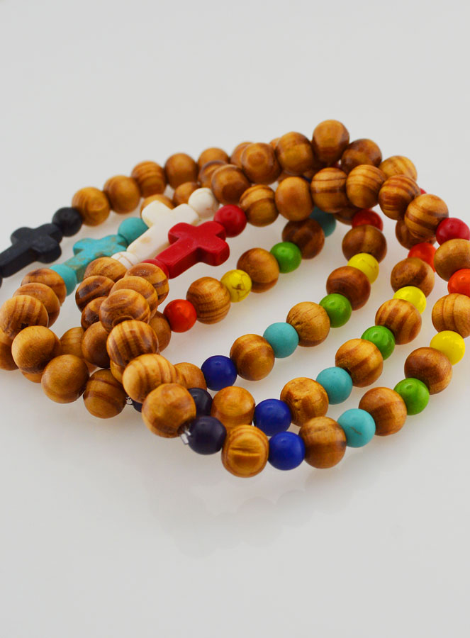 Lot de 4 de Bracelets Religieux en Bois  Avec Croix (pic 3)