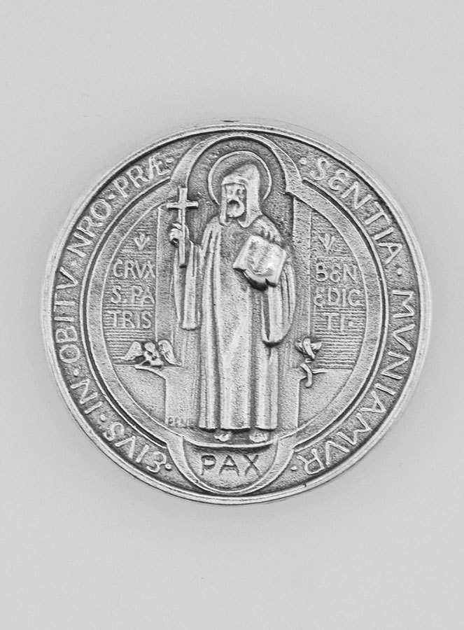 Plaque Autocollante de Saint Benoît - 33mm (pic 1)