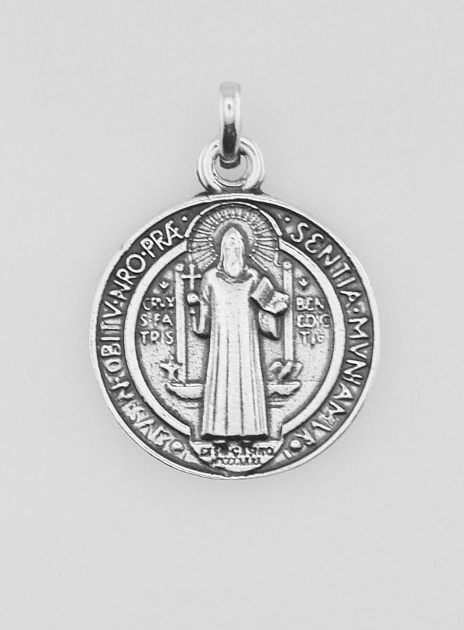 Médaille de Saint Benoît en Argent Plaqué - 15mm (pic 1)