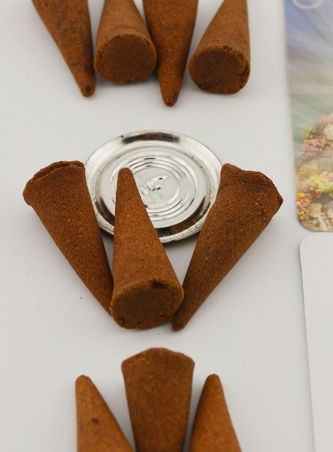 Encens Vierge Noire en Cones (pic 2)