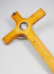 Grande Croix Murale de Saint Benoît en Bois - 48cm