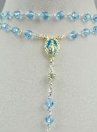 Chapelet en Cristal Bleu Clair & Diamants - Argent