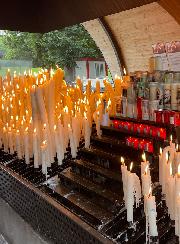Brûler votre Bougie de Neuvaine à Lourdes
