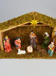 Crèche de Noël 8 Santons et Étable - 35cm