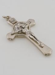 Pendentif Croix Saint Benoit Argentée