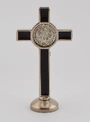 Croix de Saint Benoît Argenté sur Socle - Noir
