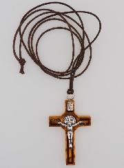 Pendentif Croix de Saint Benoit en Bois d'Olivier - 4,5cm